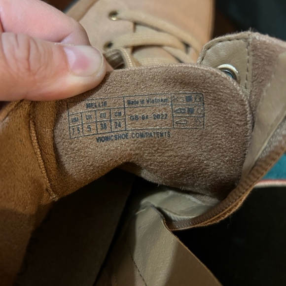 Vionic waterproof boots - Picture 4 of 4